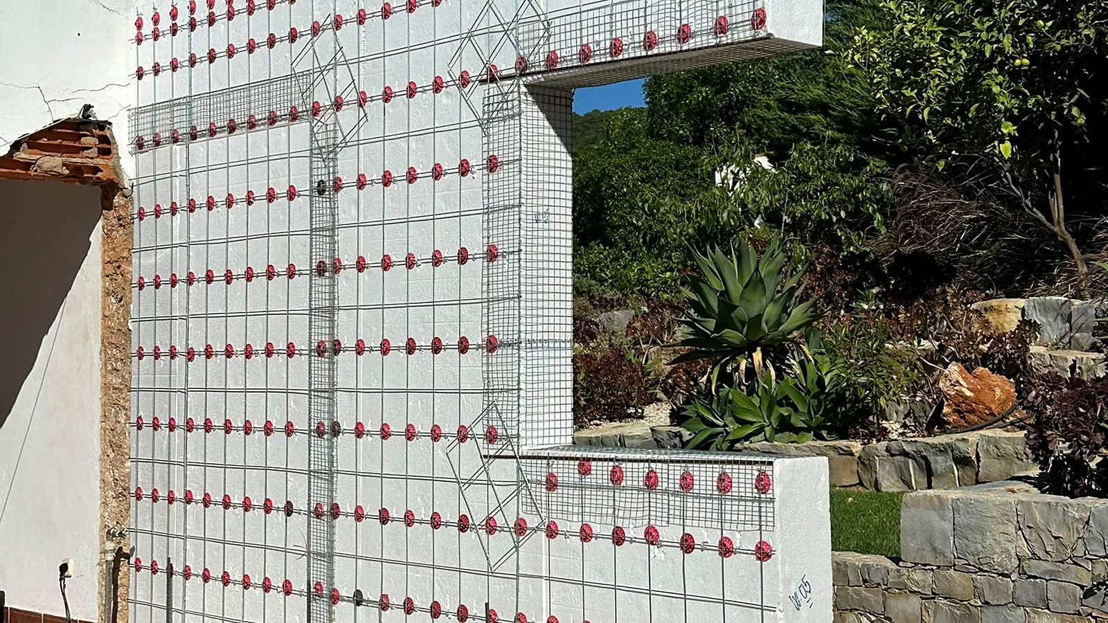 EGW MonoPanels - esquina real da parede na obra